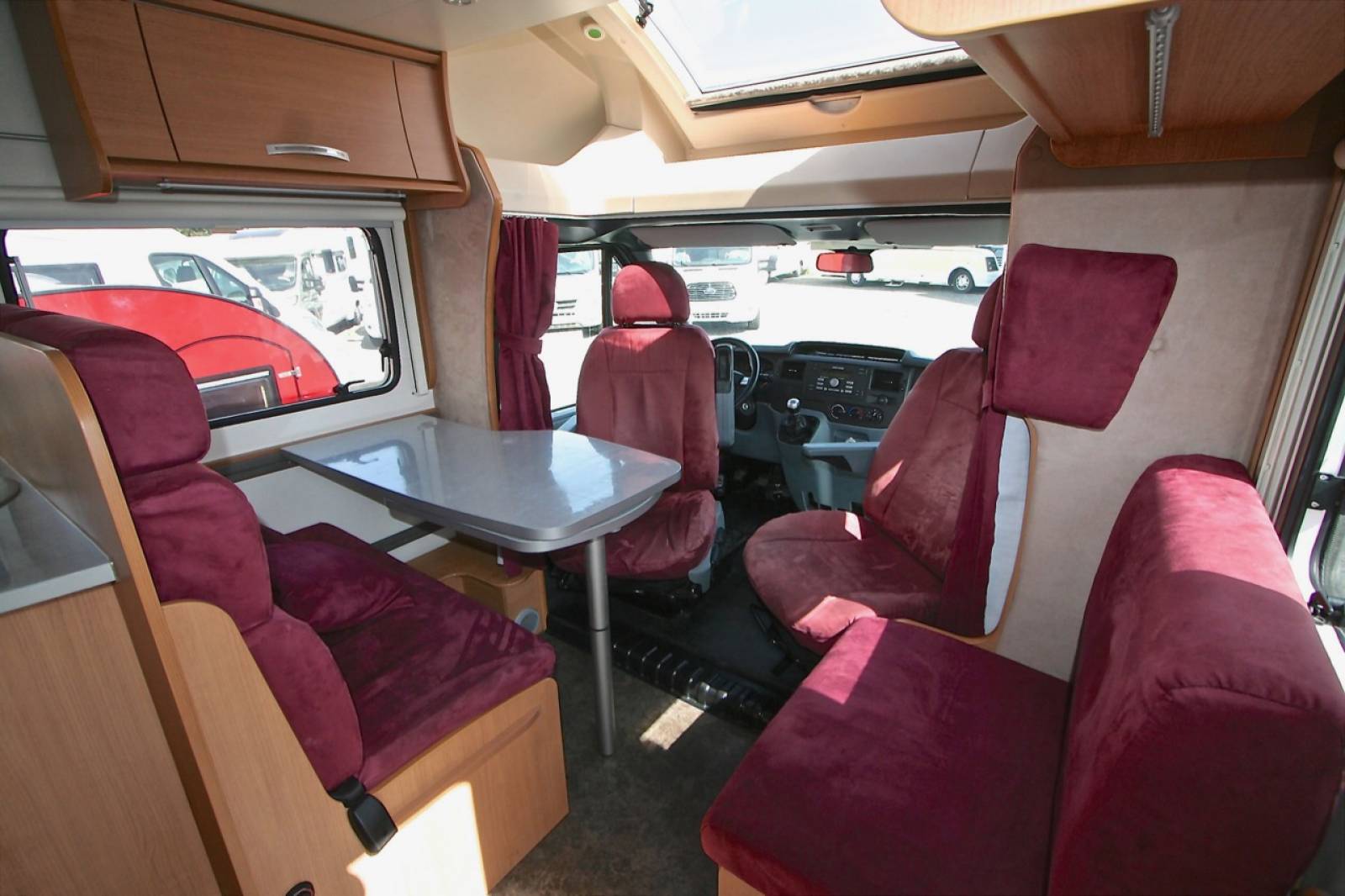 Camping-car profilé occasion, lit central, 5 couchages Challenger Genesis 60, à Toulouse '31)