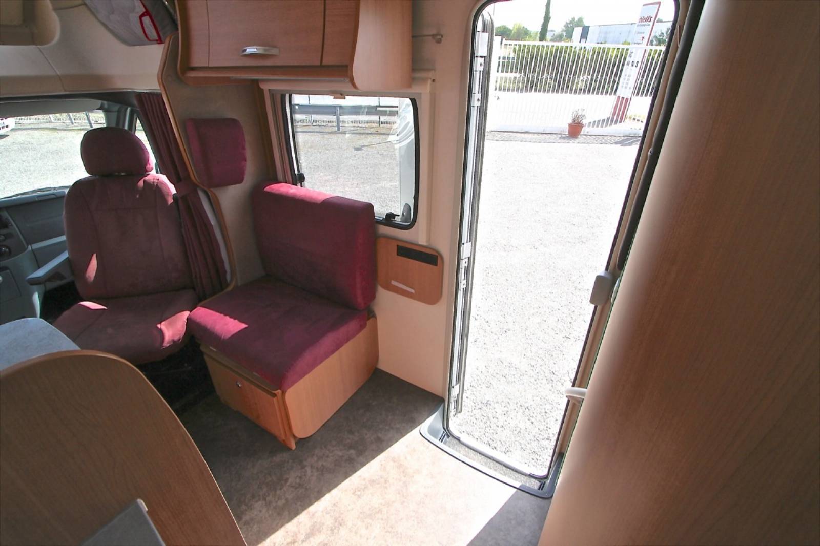 camping-car occasion challenger genesis 60 vacances et loisirs roques