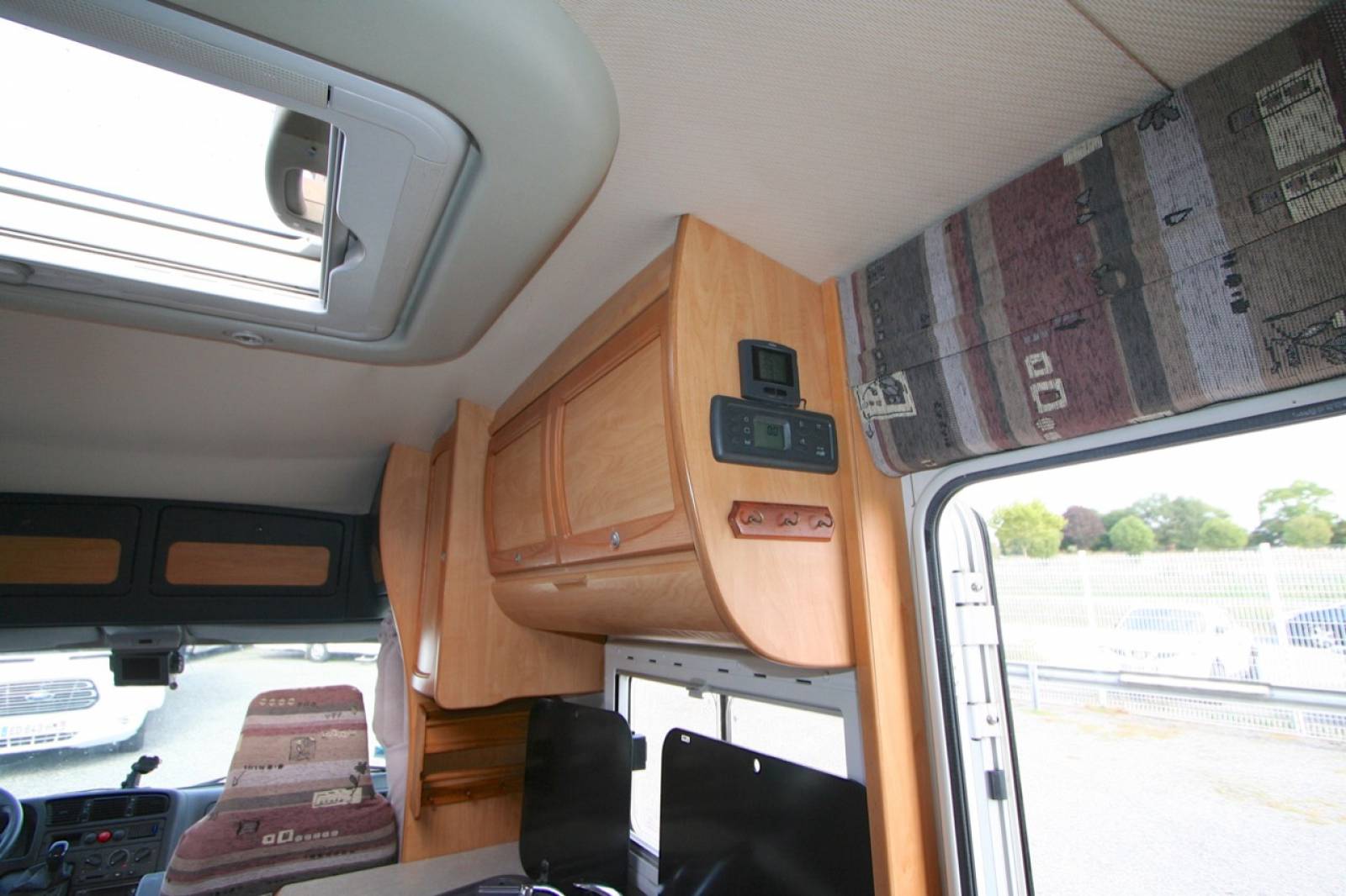 camping-car occasion chausson allegro 68 roques