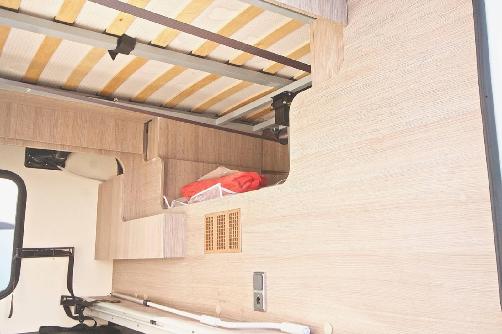 camping-car occasion chausson korus 628 vacances et loisirs roques