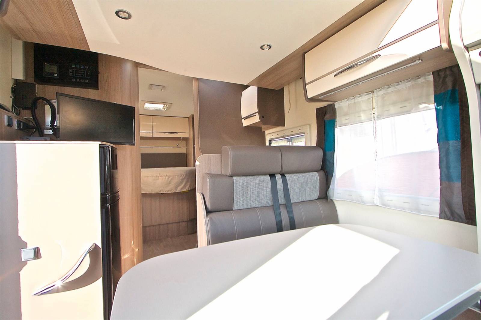 camping-car occasion chausson korus 628 vacances et loisirs roques