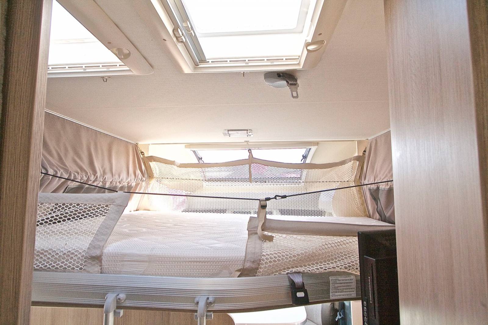 camping-car occasion chausson korus 628 vacances et loisirs roques