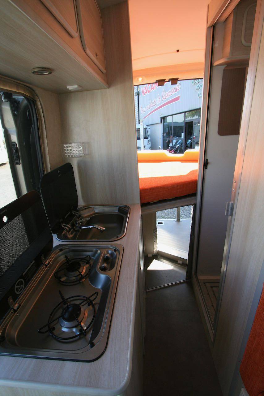 Fourgon aménagé, lit sur soute, 4x4, Clémenson aménagement  à Roques près Toulouse (31)