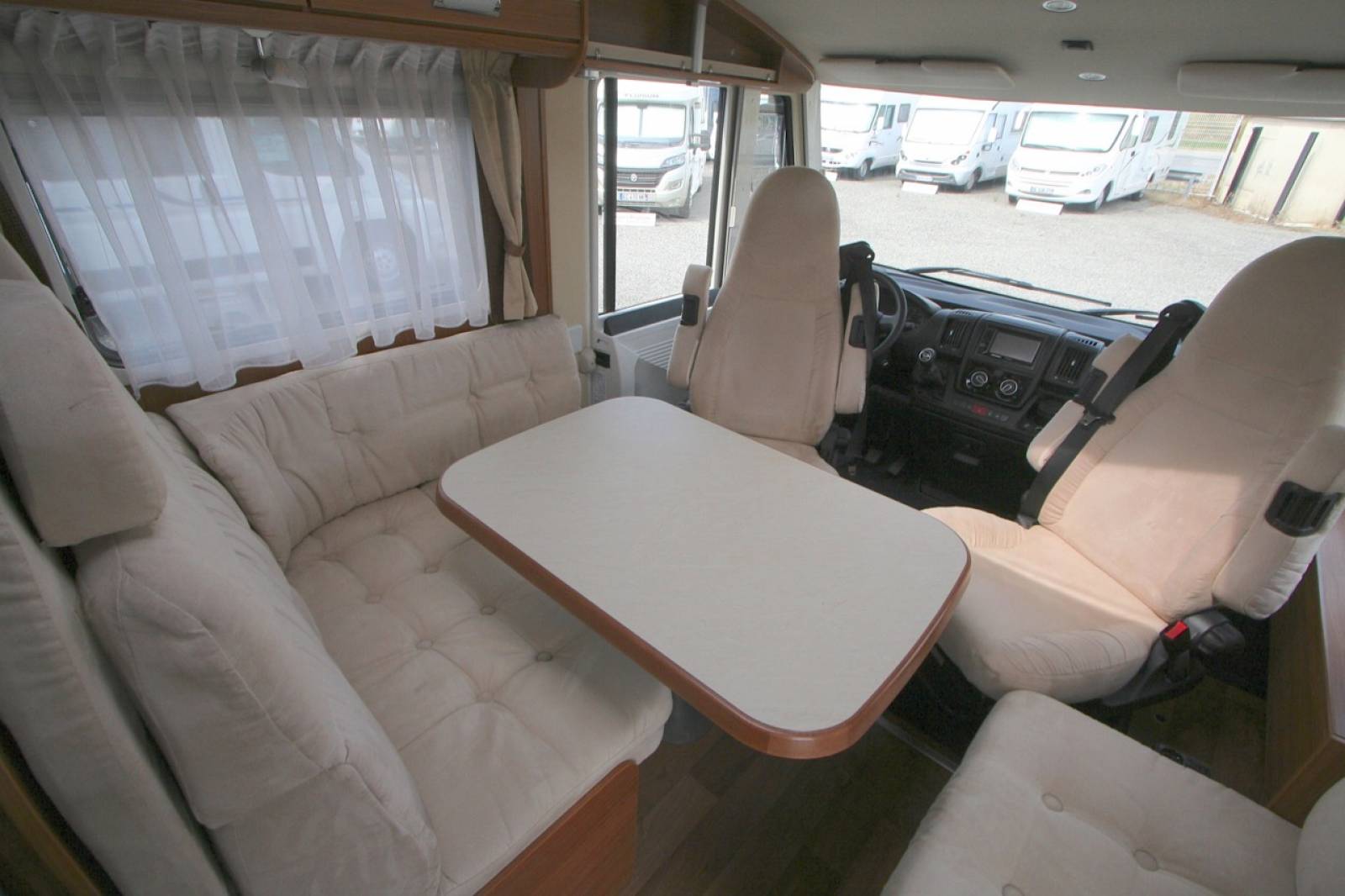 Achat Camping-car intégral occasion Dethleffs Advantage i 7151 DBM, lit central et de pavillon, 4 places, 150cv, poids lourd, fabrication allemande, très bien équipé, visible à Toulouse (31)