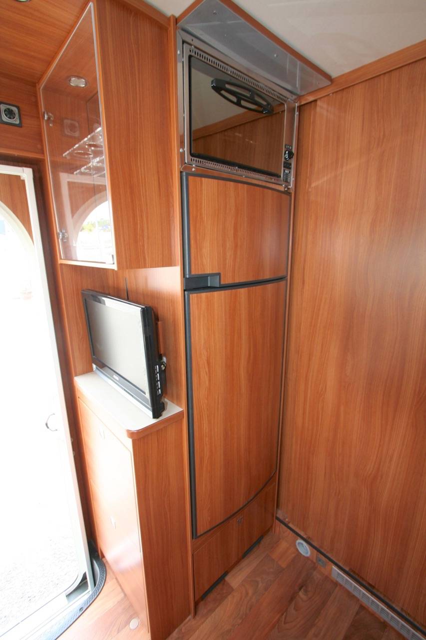 Achat Camping-car intégral occasion Dethleffs Advantage i 7151 DBM, lit central et de pavillon, 4 places, 150cv, poids lourd, fabrication allemande, très bien équipé, visible à Toulouse (31)