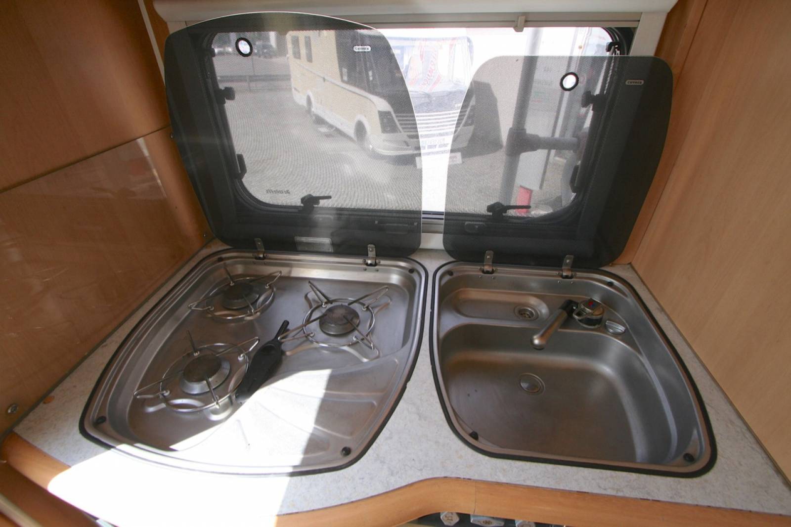 Achat Camping-car Intégral occasion Dethleffs Esprit Globetrotter i5830 B, pour 2,  près 6 m, petit prix, à Toulouse (31)