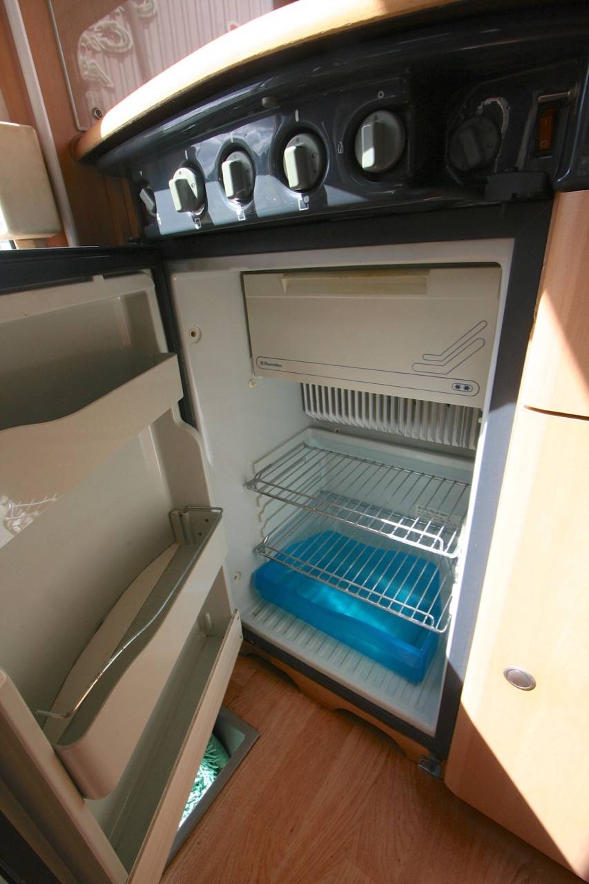 Achat Camping-car Intégral occasion Dethleffs Esprit Globetrotter i5830 B, pour 2,  près 6 m, petit prix, à Toulouse (31)