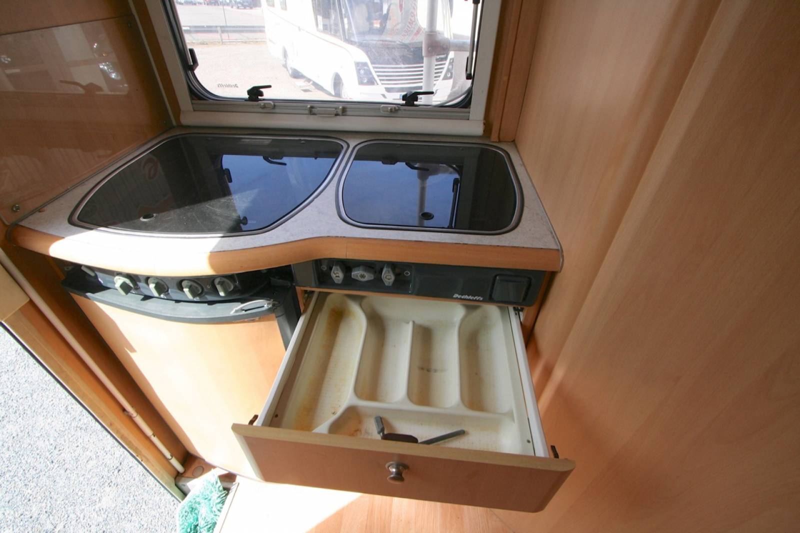 Achat Camping-car Intégral occasion Dethleffs Esprit Globetrotter i5830 B, pour 2,  près 6 m, petit prix, à Toulouse (31)