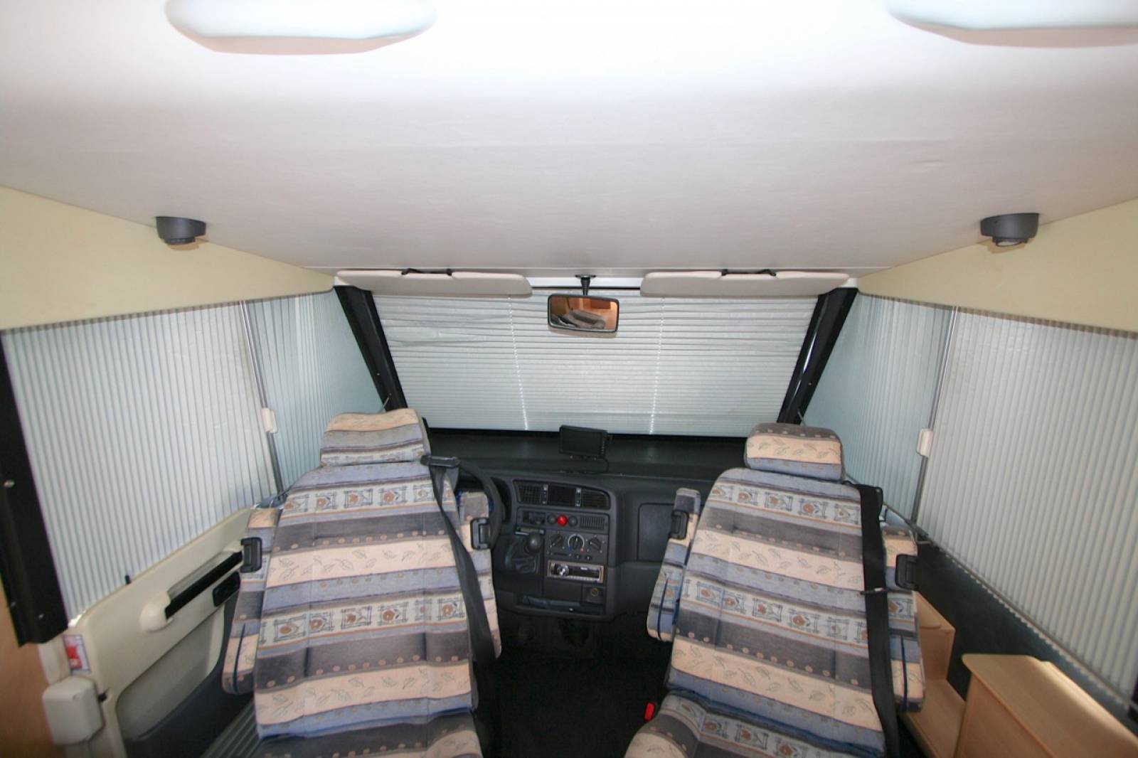 Achat Camping-car Intégral occasion Dethleffs Esprit Globetrotter i5830 B, pour 2,  près 6 m, petit prix, à Toulouse (31) Midi pyrenees