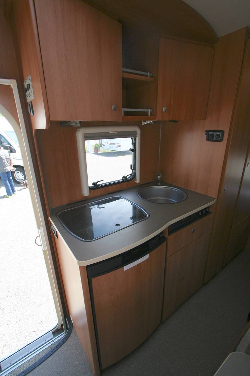 vente Camping-car capucine occasion, 6 couchages, compact, Dethleffs Globe R 588 A, à Toulouse, Roques (31)