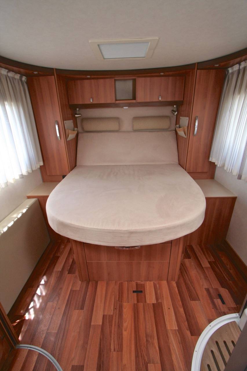 vend Camping-car Occasion profilé, Hymermobil 698 CL, à Roques, Midi-pyrénées