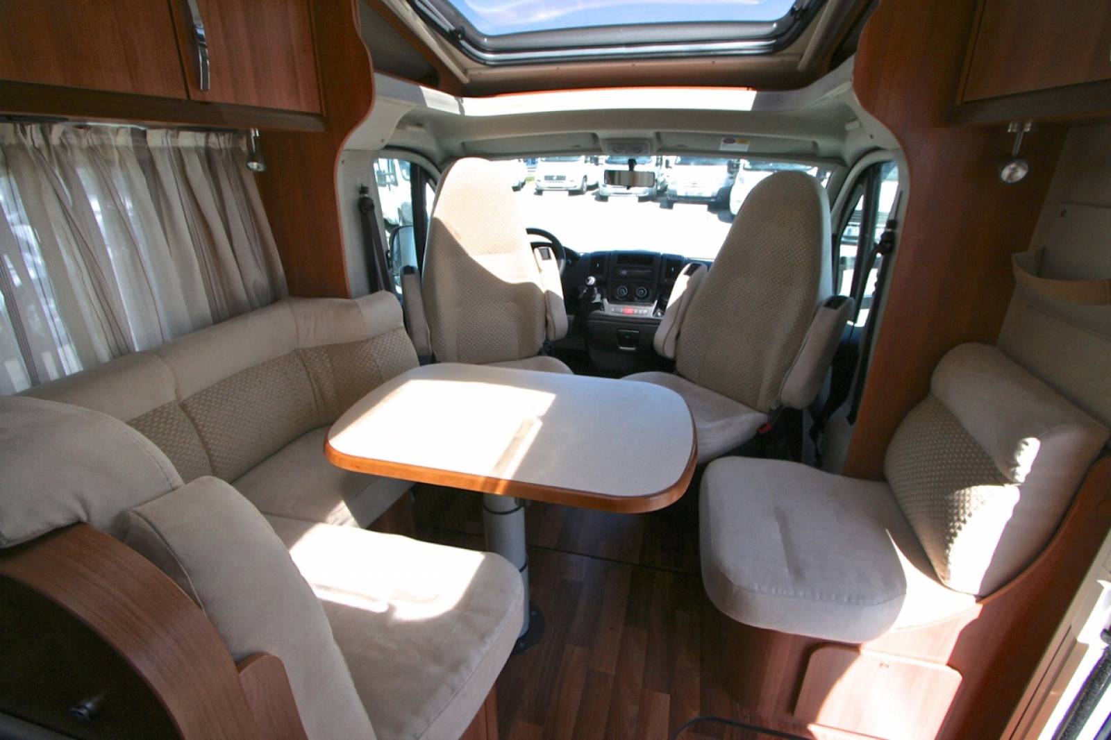 Camping-car Occasion profilé, Hymermobil 698 CL, à Roques, Midi-pyrénéesCamping-car Occasion profilé, Hymermobil 698 CL, à Roques, Midi-pyrénéesCamping-car Occasion profilé, Hymermobil 698 CL, à Roques, Midi-pyrénées