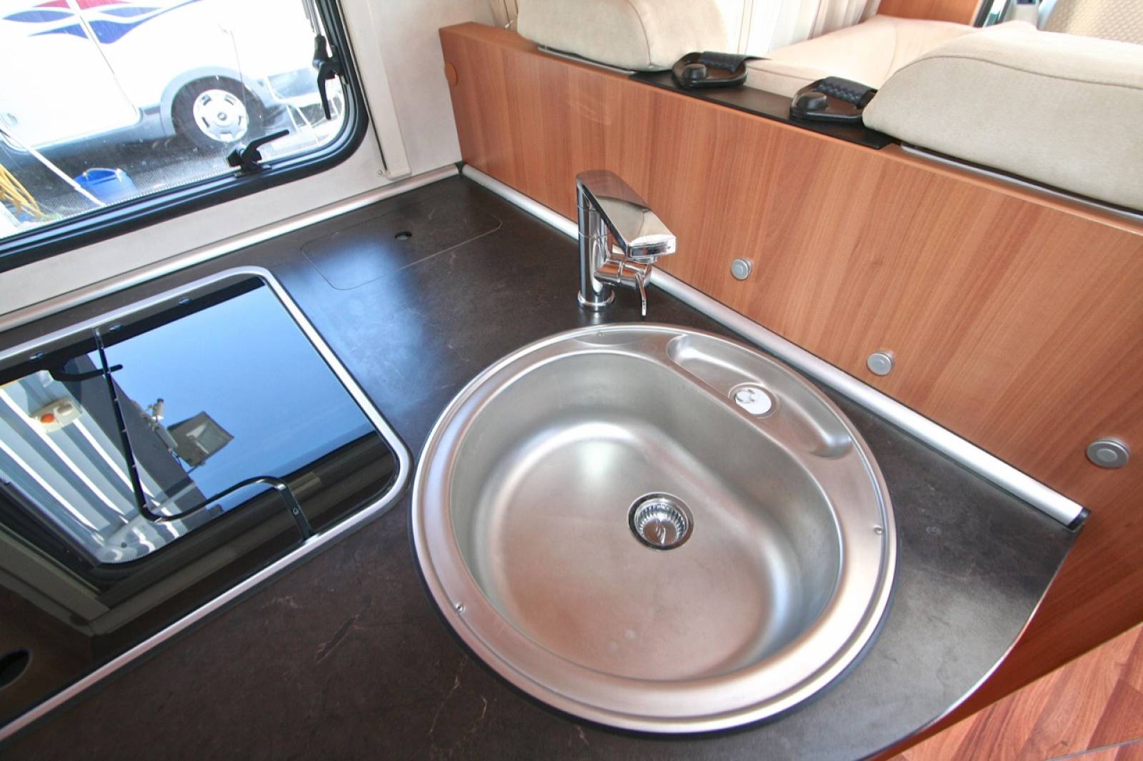 vend Camping-car Occasion profilé, Hymermobil 698 CL, à Roques, Midi-pyrénées