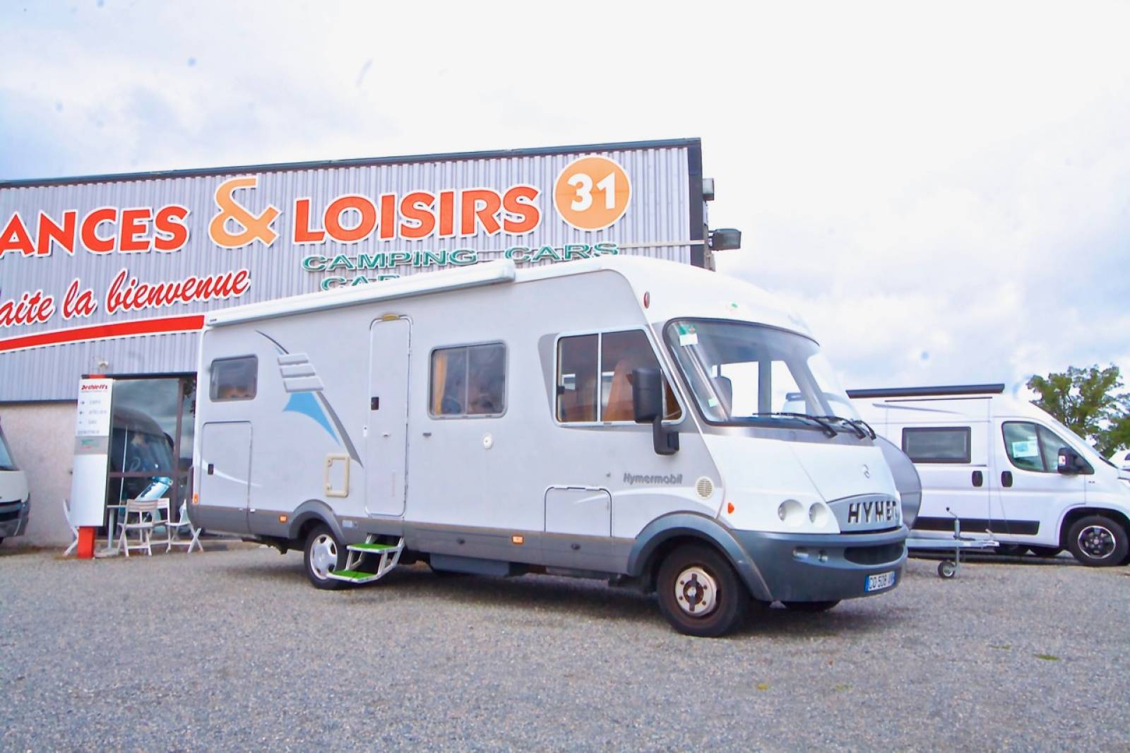 Camping-car intégral occasion 4 places sur Mercedes Hymermobil STARLINE 700 à Toulouse 31 Midi-Pyrénées.