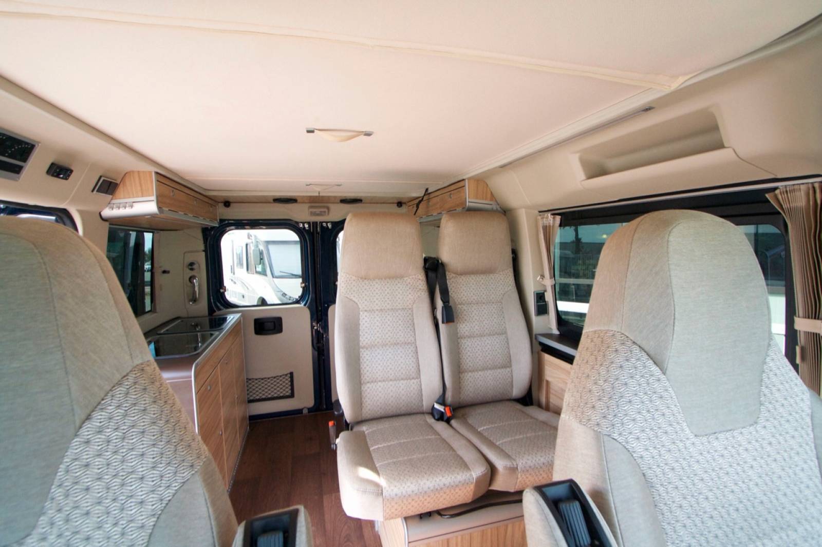 Vente Fourgon aménagé d'occasion Hymermobil Sydney HC Racing 2018, à Roques près Toulouse (31) Midi-pyrénées