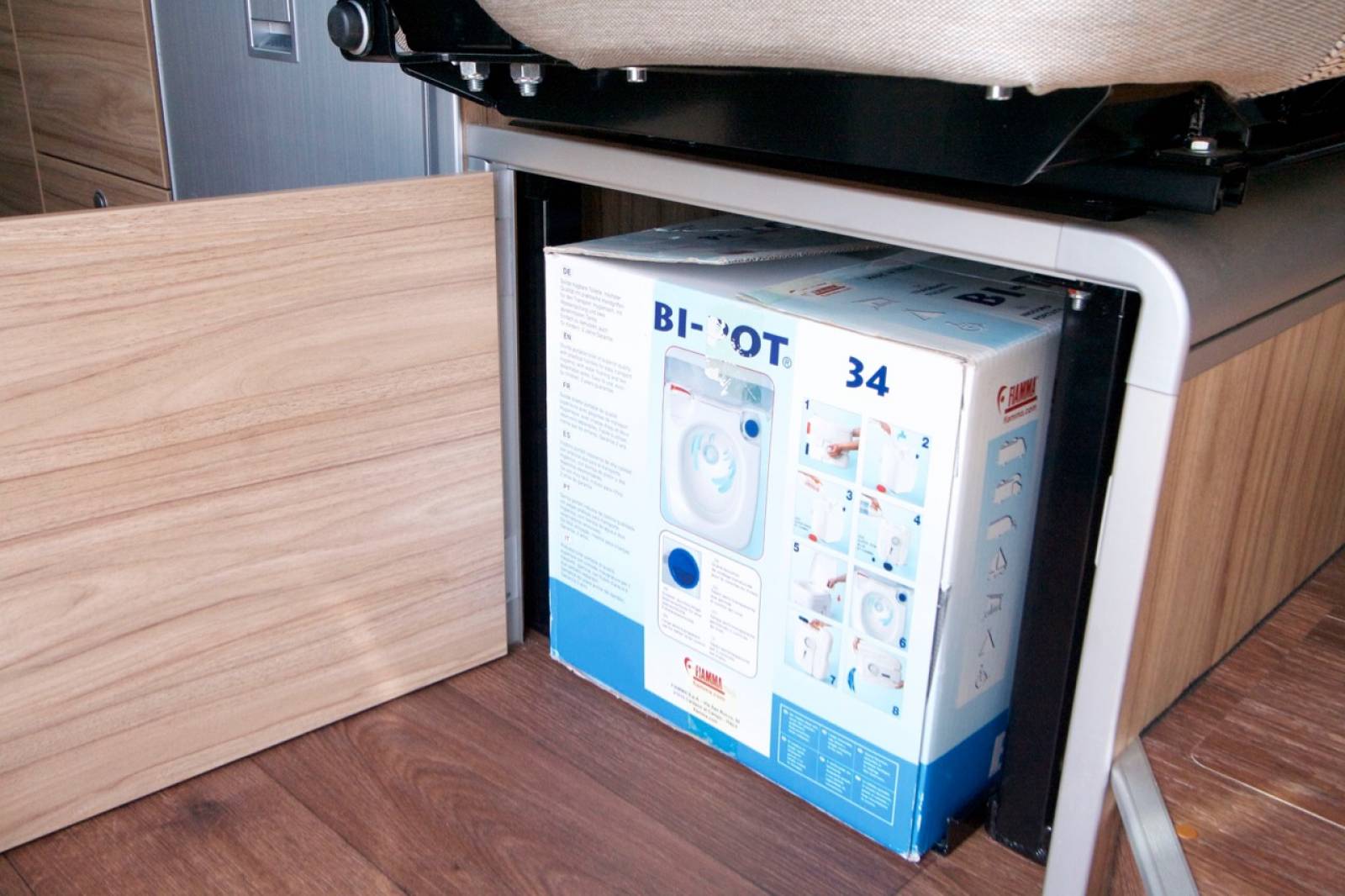 Fourgon aménagé d'occasion Hymermobil Sydney HC Racing 2018, à Roques près Toulouse (31)