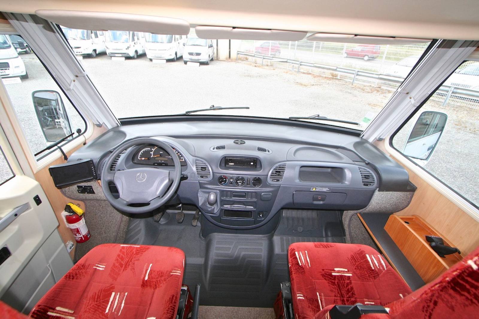 vend Camping-car intégral occasion moins de 7m, Mercedes, 4 couchages, petit prix, Pilote Galaxy 51, visible à Roques près Toulouse 31