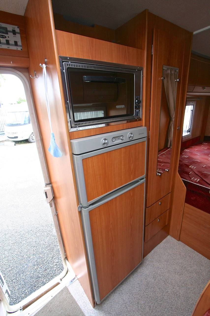 Camping-car intégral occasion moins de 7m, Mercedes, 4 couchages, petit prix, Pilote Galaxy 51, visible à Roques près Toulouse 31