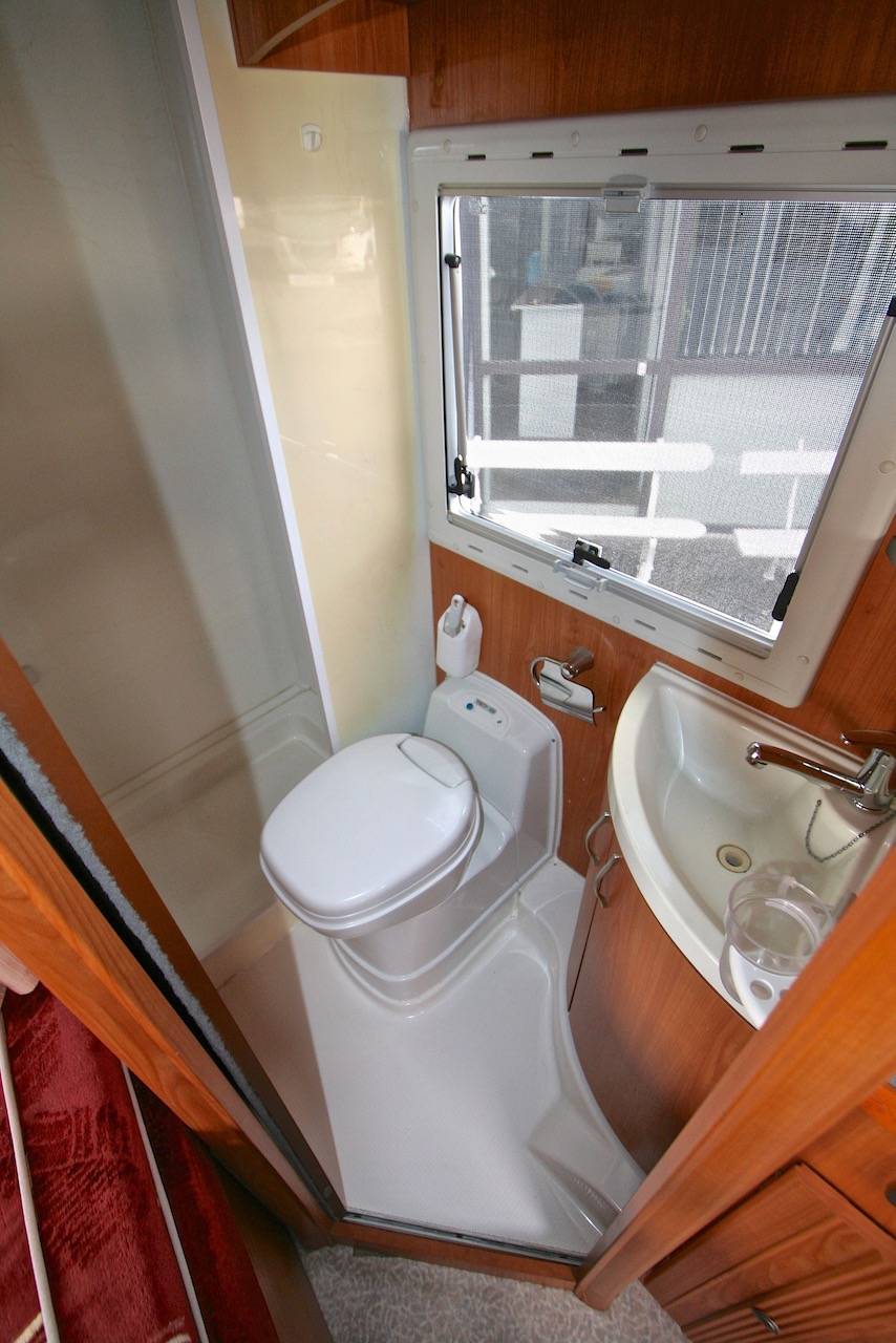 Camping-car intégral occasion moins de 7m, Mercedes, 4 couchages, petit prix, Pilote Galaxy 51, visible à Roques près Toulouse 31