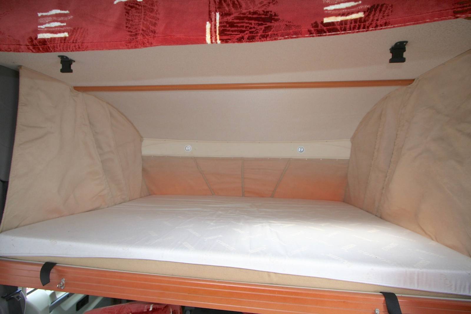 Achat Camping-car intégral occasion moins de 7m, Mercedes, 4 couchages, petit prix, Pilote Galaxy 51, visible à Roques près Toulouse 31