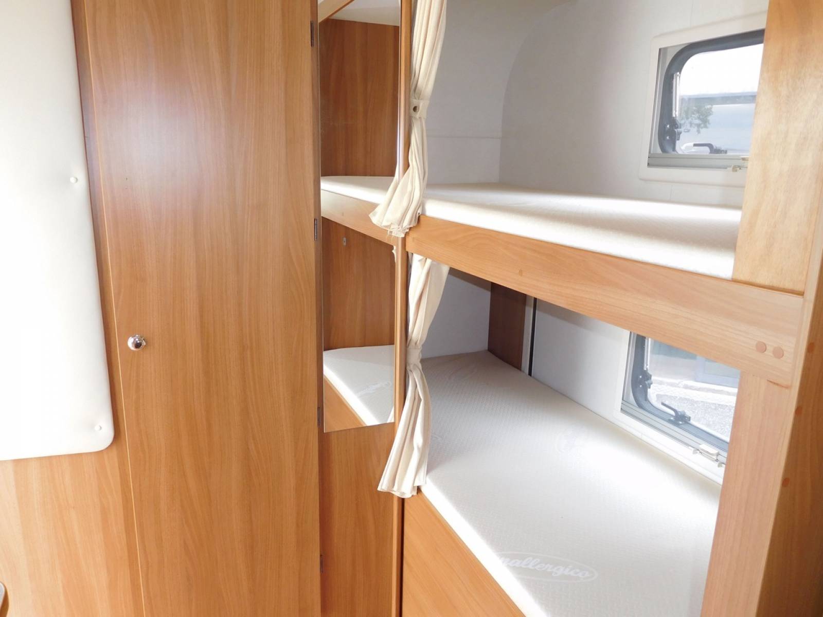 Caping-car occasion capucine 7 couchages peu de kilomètre, à Toulouse 31