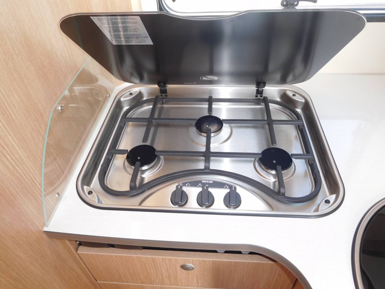 Camping-car profilé occasion Sunlight T 69 L, lit central, lit de pavillon, à Roques près Toulouse 31