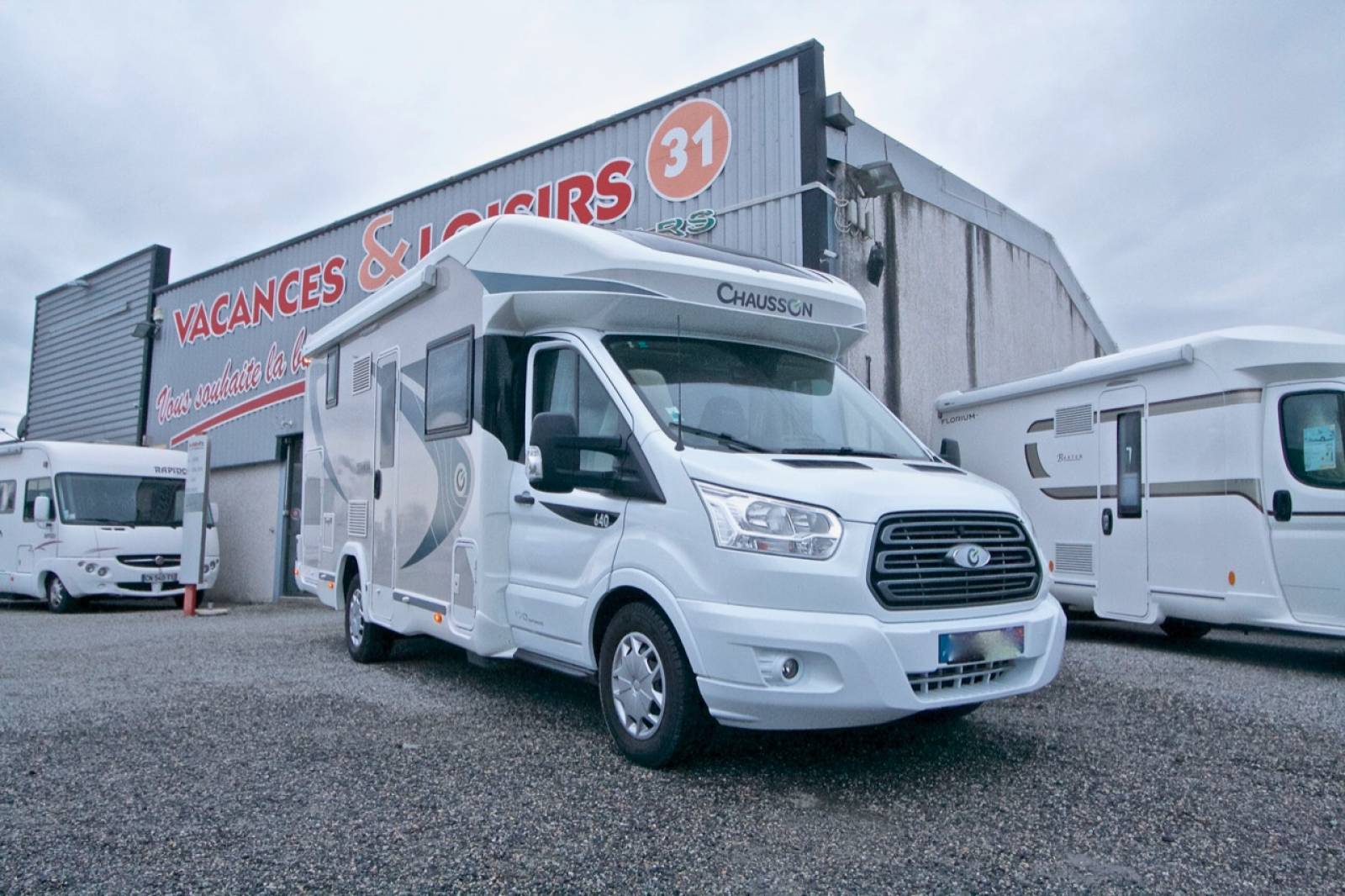 Camping-car profilé occasion, maxi-salon, boite automatique, Chausson Titanium 640, à roques, près Toulouse 31