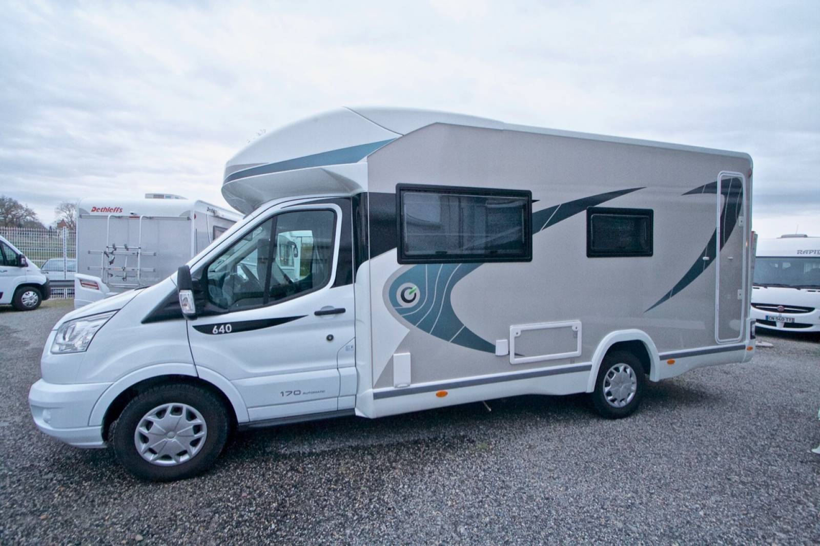 Camping-car profilé occasion, maxi-salon, boite automatique, Chausson Titanium 640, à roques, près Toulouse 31