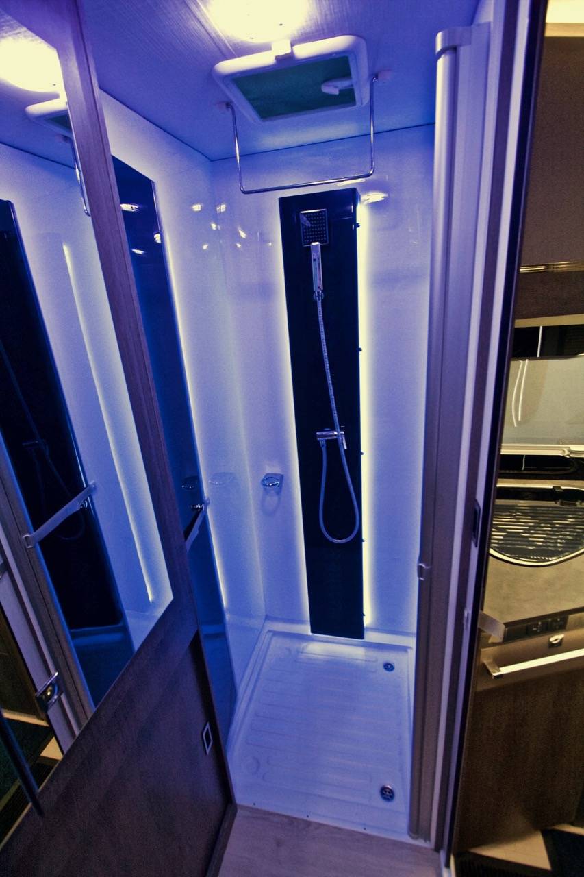 Achat Camping-car profilé occasion 4 couchages maxi-salon Chausson Titanium 640, à roques, près Toulouse 31