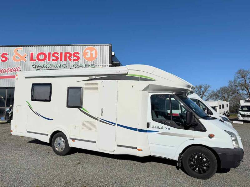 Camping-car Profilé occasion, 4 places, 3 couchages, lit central, Chausson Best Of 28 CE, chez Vacances et Loisirs à Roques proche de Toulouse