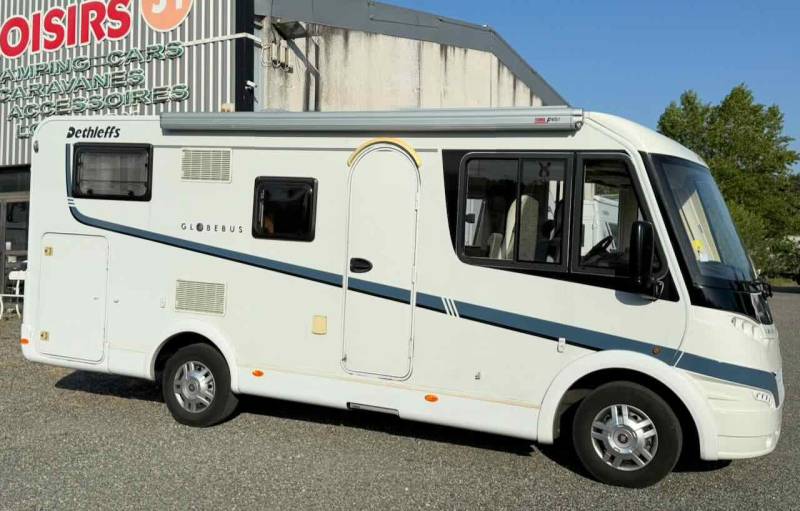 Camping-car intégral occasion compact, lit sur soute, moins de 7 m, Dethleffs Globebus I15, à Roques proche de Toulouse (31)