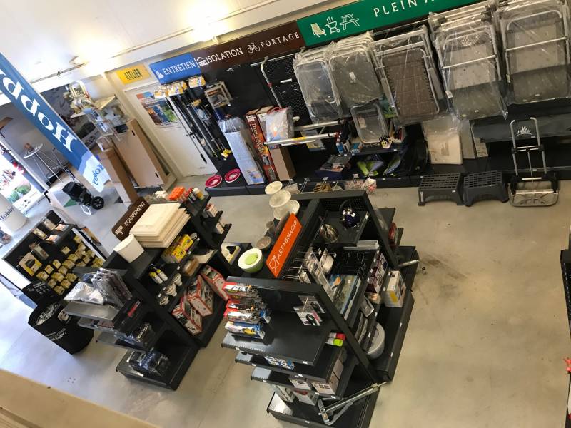 recherche un atelier de réparation pour camping-cars, fourgons aménagés et caravanes carrosserie, pose accessoire, assurance, sur Toulouse et Bordeaux