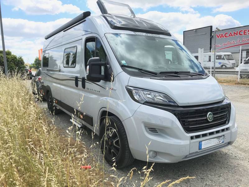 Fourgon aménagé d'occasion boîte auto, lits jumeaux, Font Vendôme DUO VAN séjour à Roques près Toulouse (31)