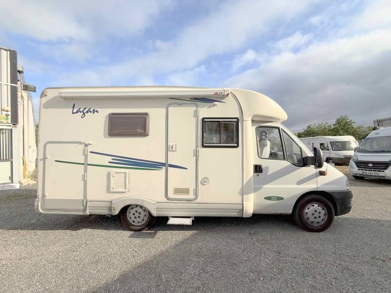 Camping-car Profilé occasion, moins de 6 m, lit sur soute, salon face à face, petit prix, Mc Louis Lagan 253, à Roques proche de Toulouse (31)