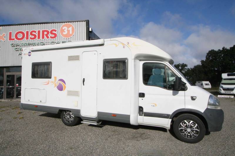 Camping-car profilé occasion, moins de 7 m, lit à la française, 4 places, Mooveo P 660, à Roques proche de Toulouse (31)