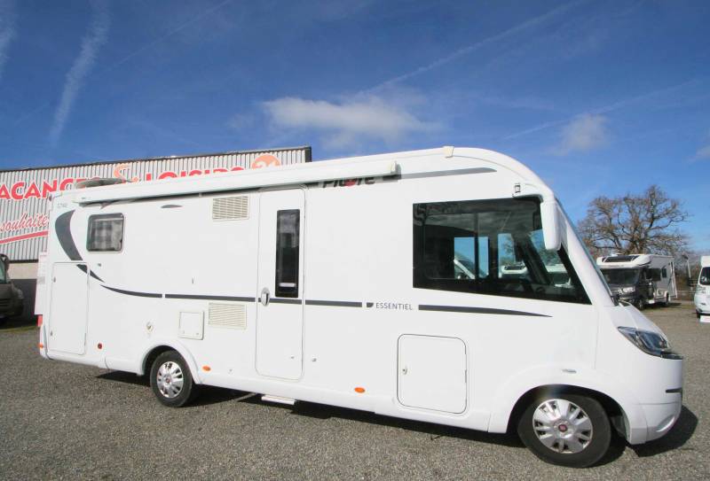 Camping-car intégral occasion récent, 150 cv, 4 couchages, lit central, Pilote G 740 Essentiel, à Roques proche de Toulouse (31)