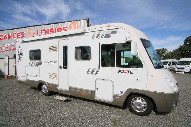 Camping-car intégral d’occasion, lits jumeaux, 4 couchages, Pilote Référence G 741 LJR, à Roques proche de Toulouse (31)