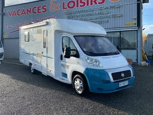 Camping-car profilé occasion, lit central, Pilote référence P 730, à Roques proche de Toulouse (31)