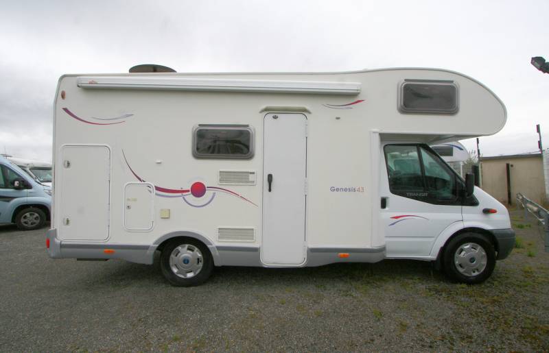 Capucine d’occasion, lits superposés arrière, 6 places, 6 couchages, Challenger Genesis 43, à Roques proche de Toulouse (31).