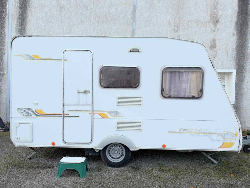Caravane occasion, lit transversal, 4 places, petit prix, Sterckeman 390 CP, à Roques, proche de Toulouse (31)