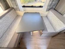 Achat Une petite caravane d'occasion récente, en parfait état, 4 places, une Hobby 390 SF Ontour, à Roques proche de Toulouse (31)