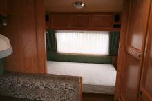 Caravane occasion, lit transversal avant, 4 couchages, Sterkeman Tassili 460 CP à Roques proche de Toulouse (31)