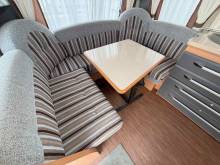 Caravane occasion, lit à la française, salon en U, 4 couchages, Hobby 460 UFe De Luxe, à Roques proche de Toulouse (31)