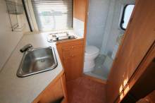 Vend Fourgon aménagé occasion, moins de 6 m, 3 couchages, Adria Van, à Roques proche de Toulouse (31)