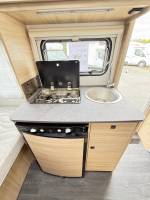 Vend Caravane occasion, moins de 6 m, 4 places, presque neuve, Caravelair Alba 390, à Roques, proche de Toulouse 31