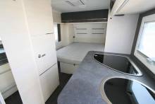 Vend Caravane occasion 4 couchages, lit central, presque neuve, climatisation, Caravelair Artica 490, à Roques, proche de Toulouse (31)