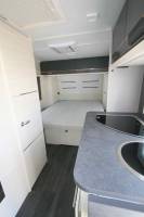 Caravane occasion 4 couchages, lit central, lit central, presque neuve, climatisation, Caravelair Artica 490, à Roques, proche de Toulouse (31)