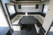 Achat Caravane occasion 4 couchages, lit central, presque neuve, climatisation, Caravelair Artica 490, à Roques, proche de Toulouse (31)