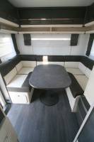 Caravane occasion 4 couchages, presque neuve, lit central, climatisation, Caravelair Artica 490, à Roques, proche de Toulouse (31)