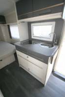 Achat Caravane occasion 4 couchages, lit central, presque neuve, climatisation, Caravelair Artica 490, à Roques, proche de Toulouse (31)